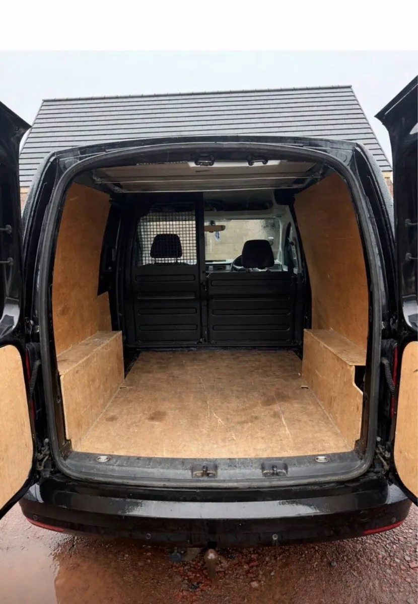 2016 VW Caddy Auto 150ps DSG - Image 3