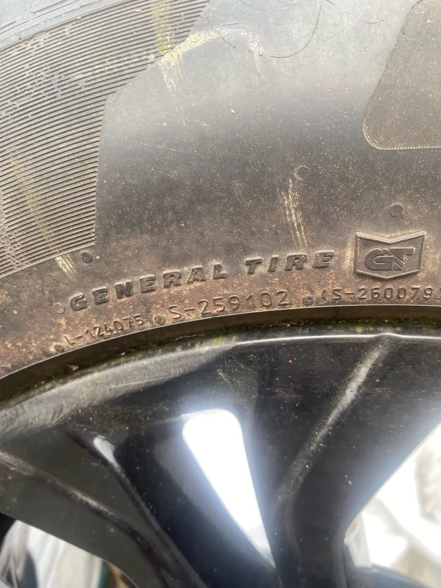 Range Rover  alloys and new tyres - Image 2