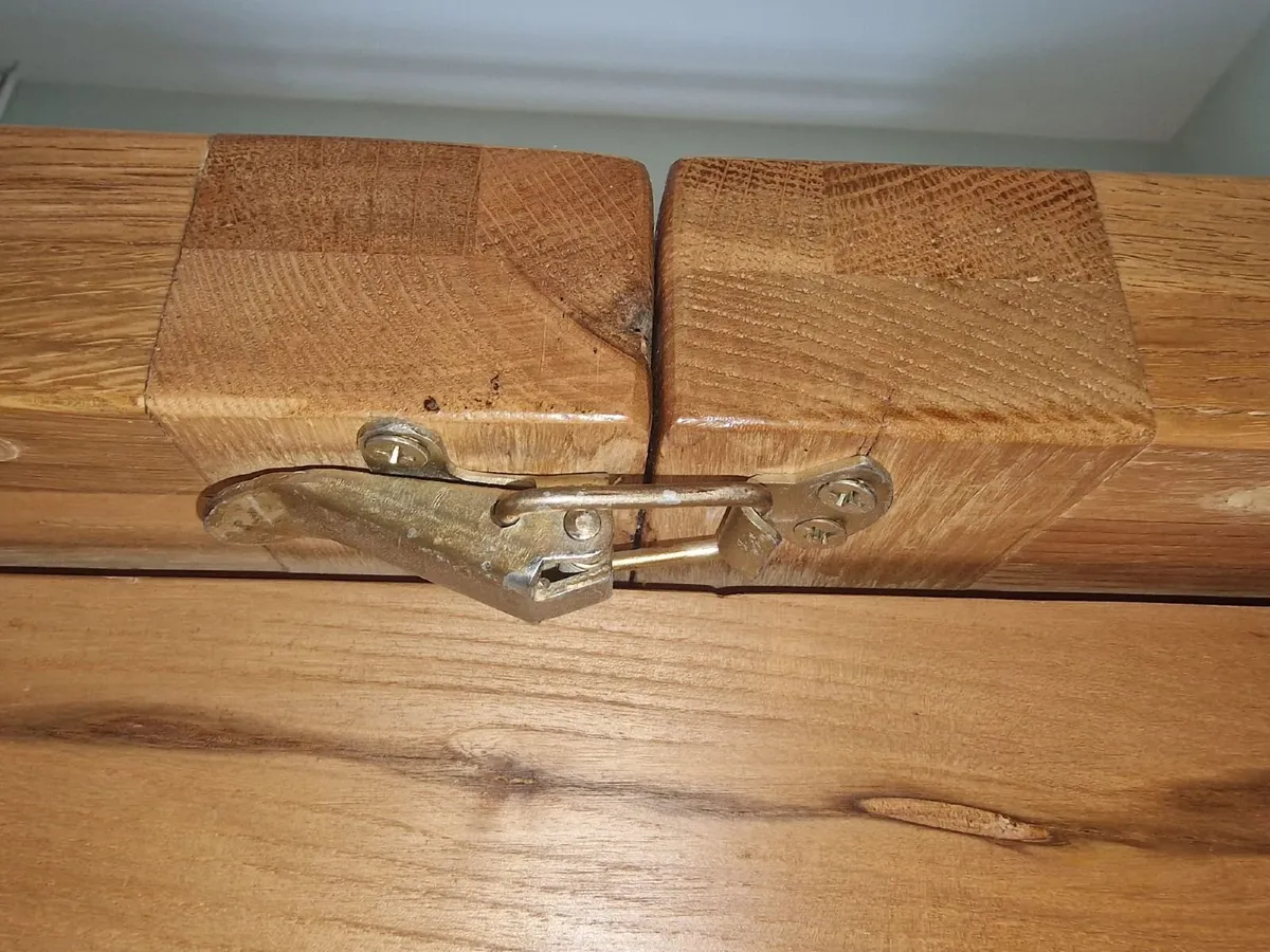 Oak dining table and chairs - Image 3