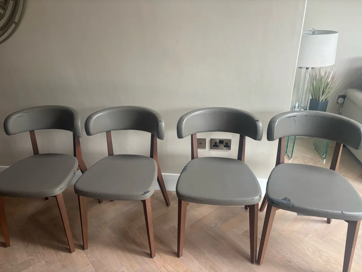 6 Dining Chairs free to take away - Image 2