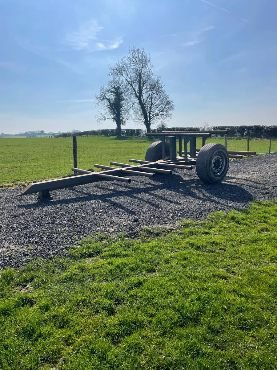 8 bale trailer - Image 1