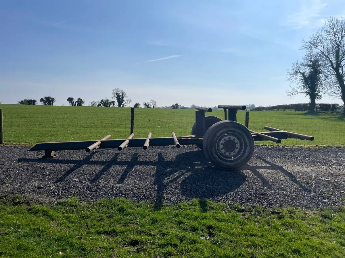 8 bale trailer - Image 2
