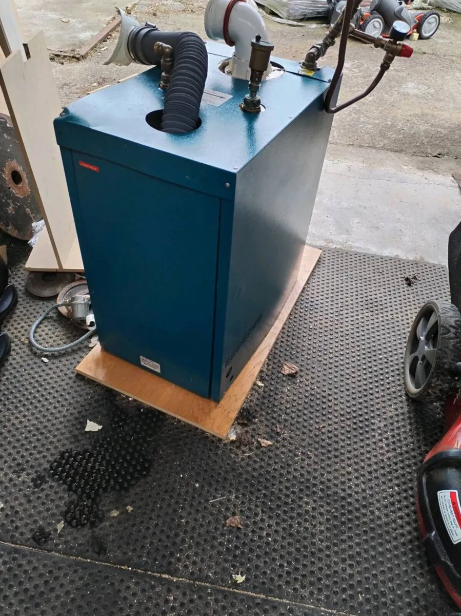 Oil boiler - Image 1