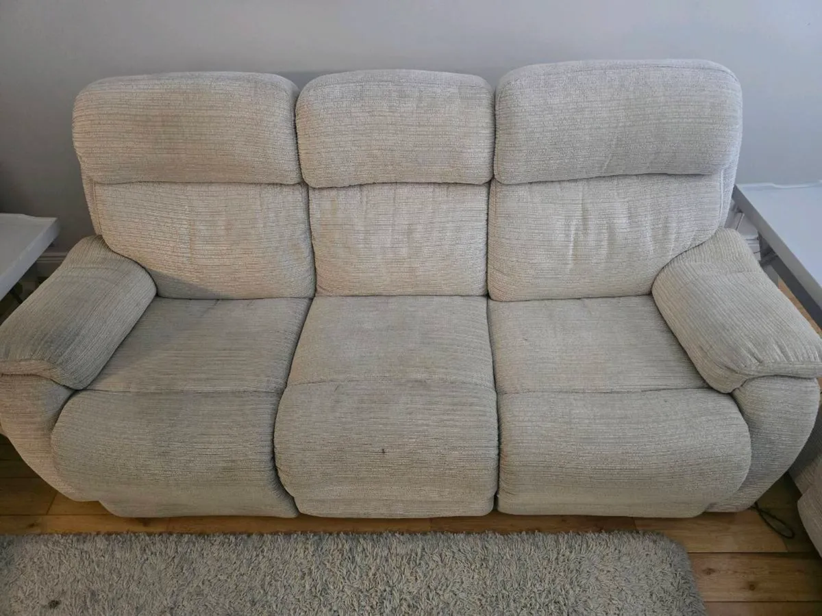 Electric Reclining Sofas - Image 2