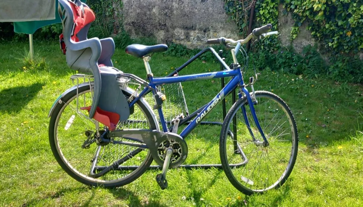Bike (Raleigh) with kid seat. Need fix the chain. - Image 1