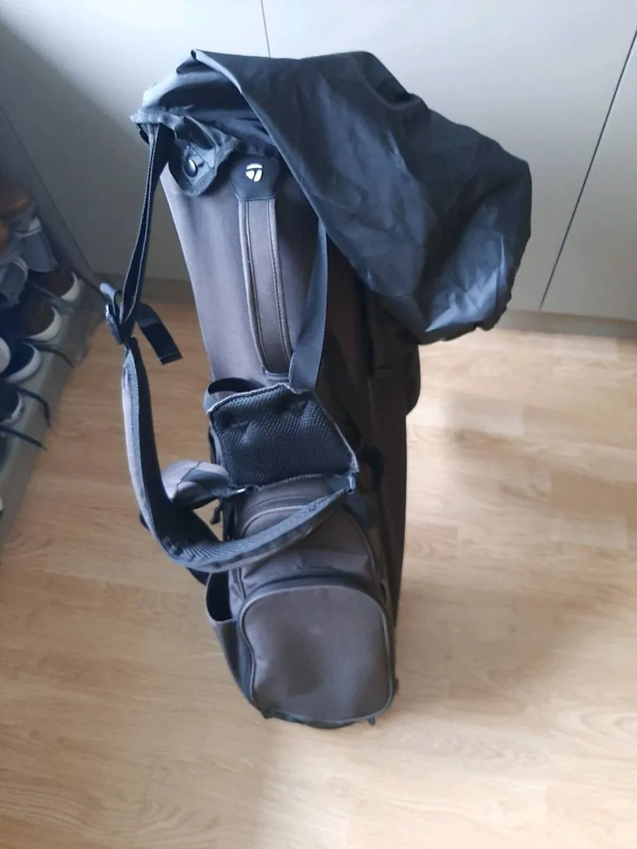 Taylormade golf bag - Image 4