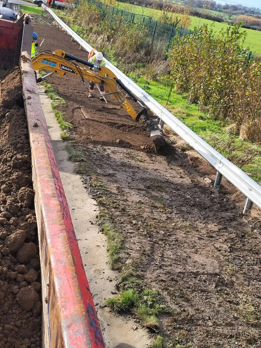 Grab Hire*Site Clearance *Screened Topsoil - Image 4