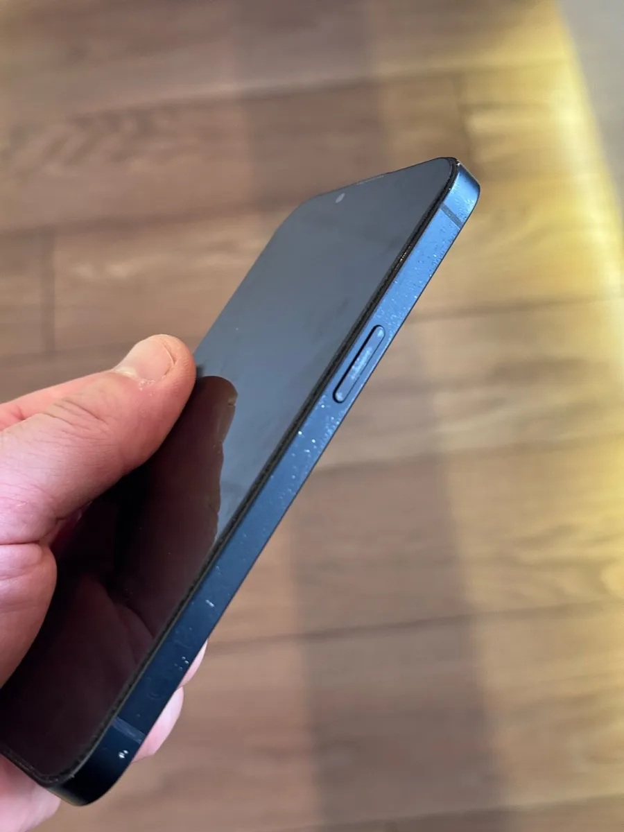 iPhone 13 - Image 3