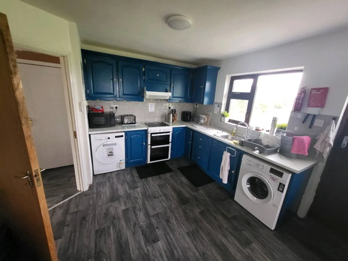 Kitchen for sale plus appliances - Image 1
