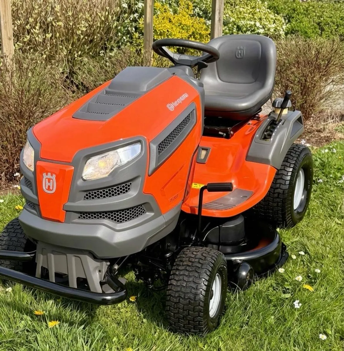 Husqvarna ride on lawnmower - Image 2