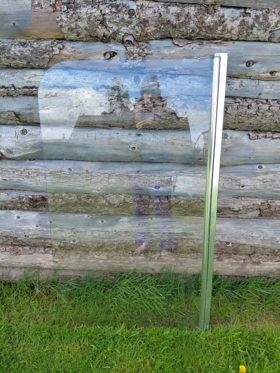 GLASS BATH SHOWER SCREEN - Image 2