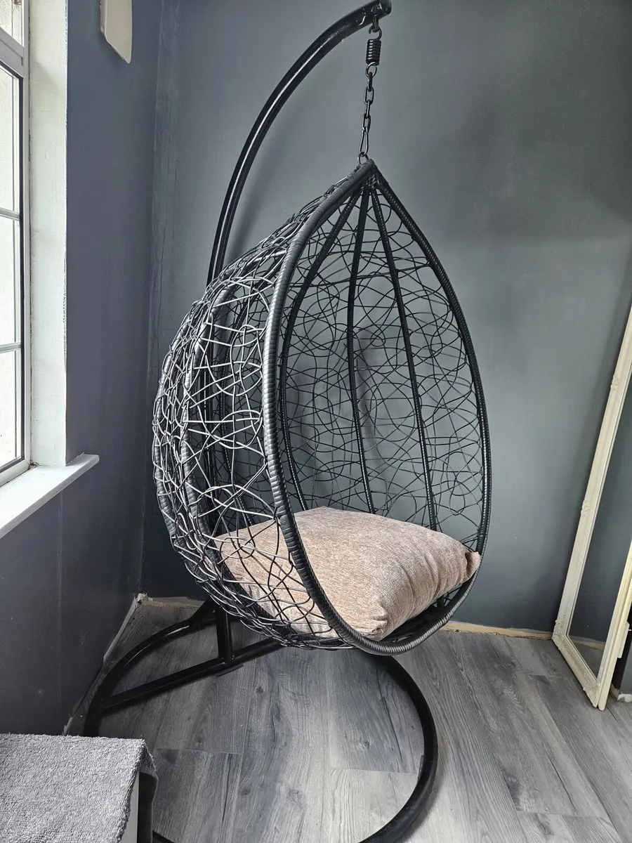 Large Hanging Egg Chair - Image 1