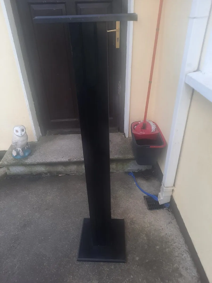 Tall pillar stand - Image 2