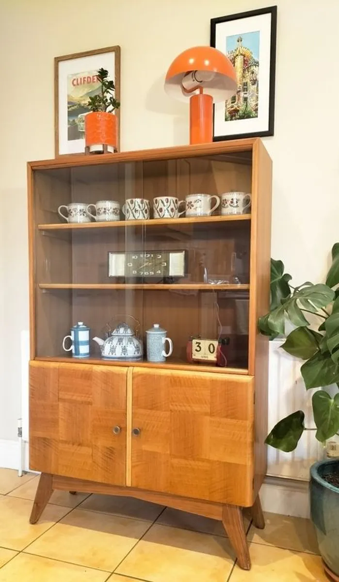 Mid Century Vintage Beautility Display Cabinet - Image 1