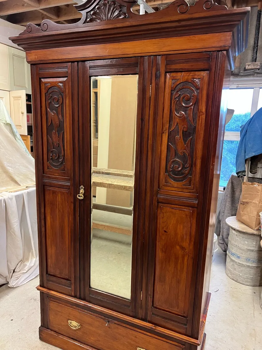 Antique wardrobe - Image 2