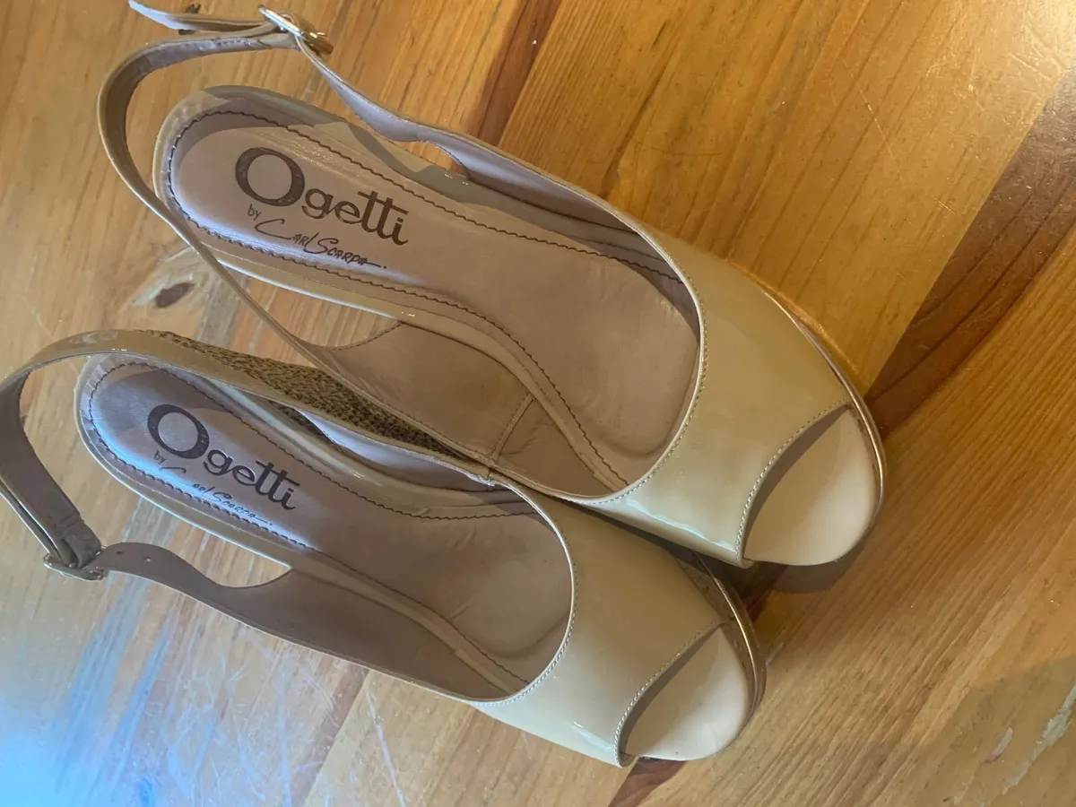 Carl Scarpa Ladies Tan Wedges - Image 3