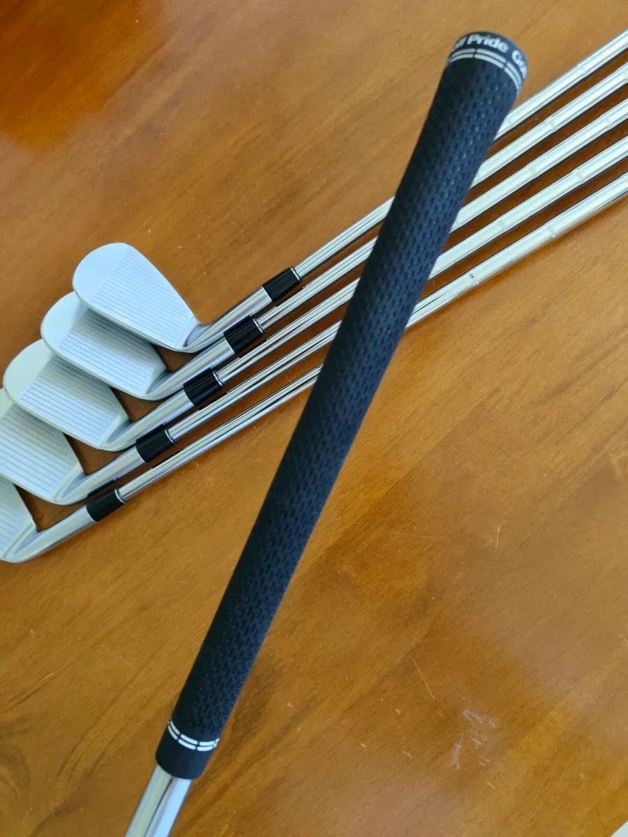 Srixon Zxi5 irons - Image 3