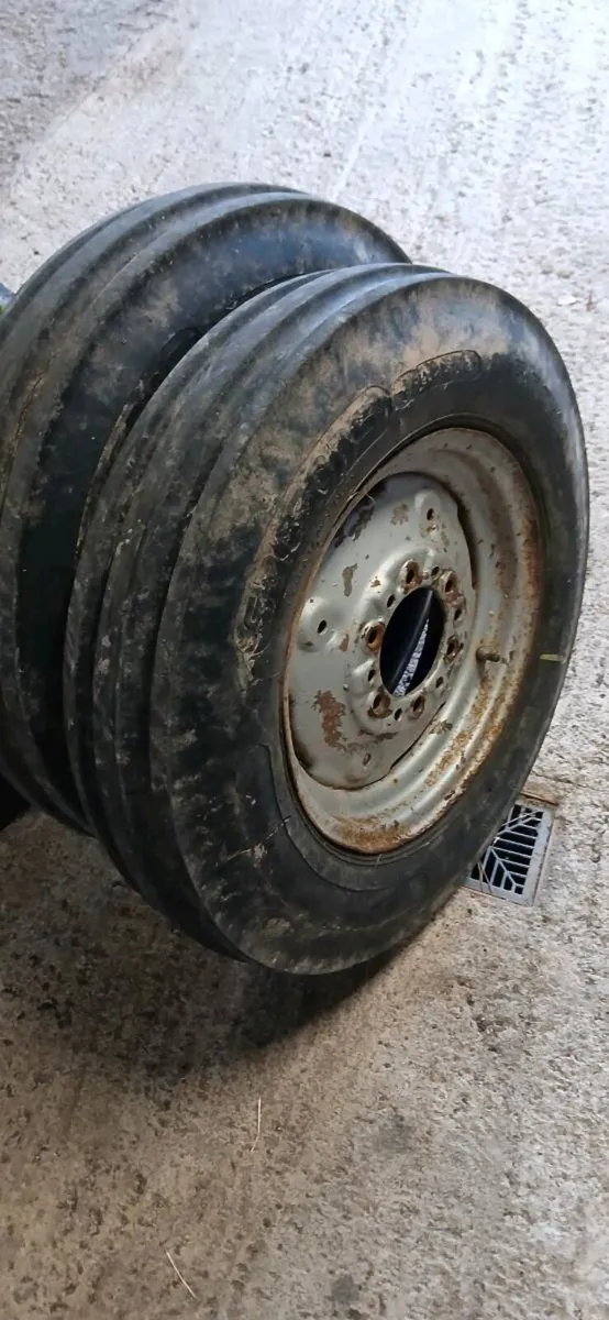 Front wheels suits MF, Ford and Case - Image 4