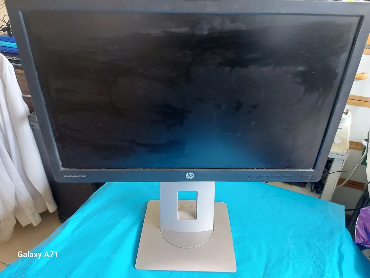 HP Elitedisplay E202 Monitor, HDMI, VGA, USB, etc - Image 1