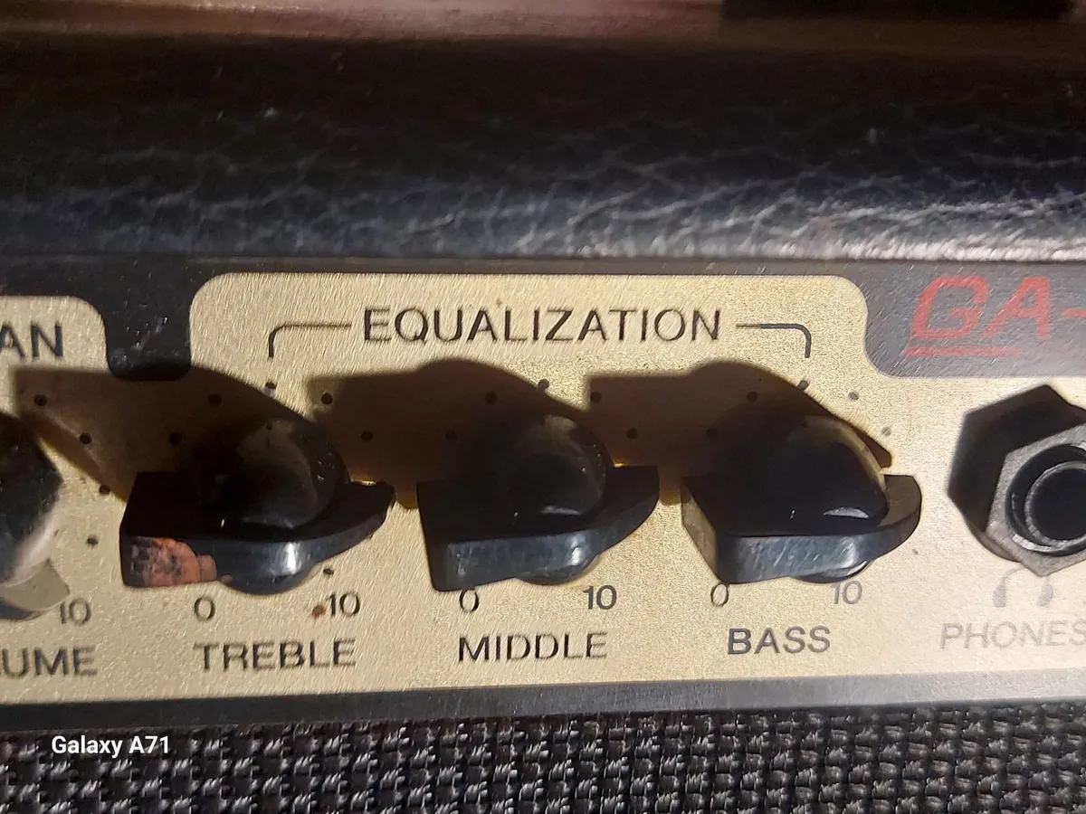 YAMAHA Guitar Amplifier Model GA-15 excellent cond - Image 2