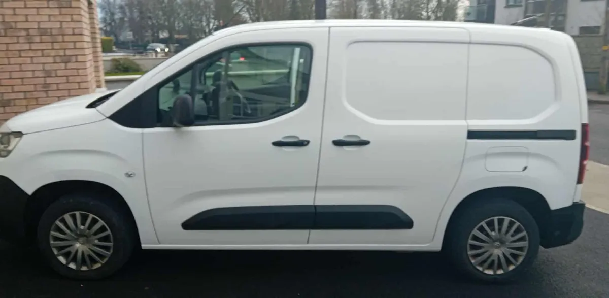 Citroen Berlingo 2022 - Image 1