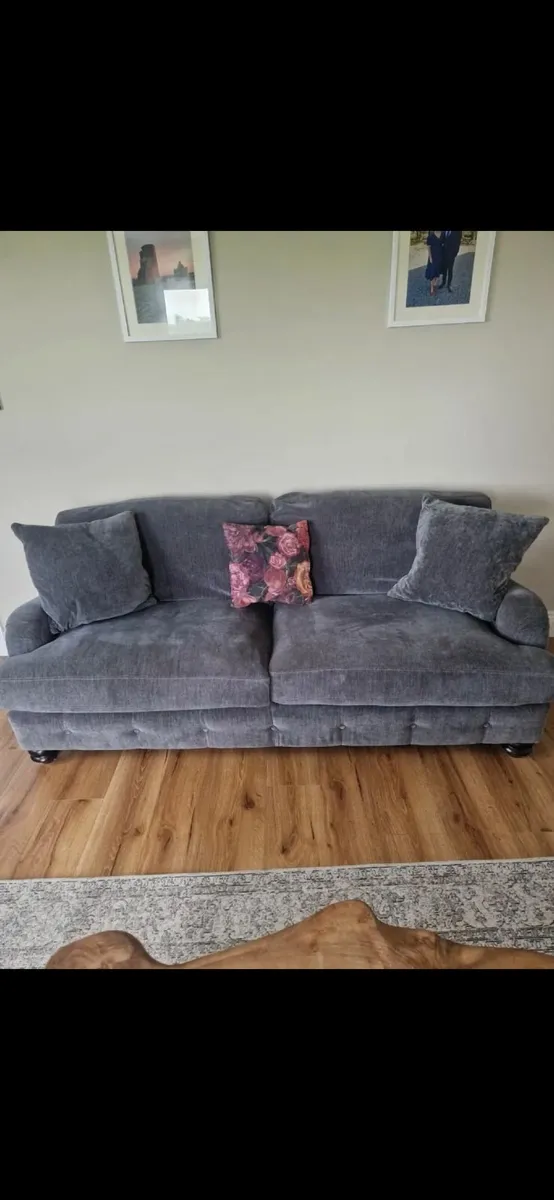 Couches - Image 4