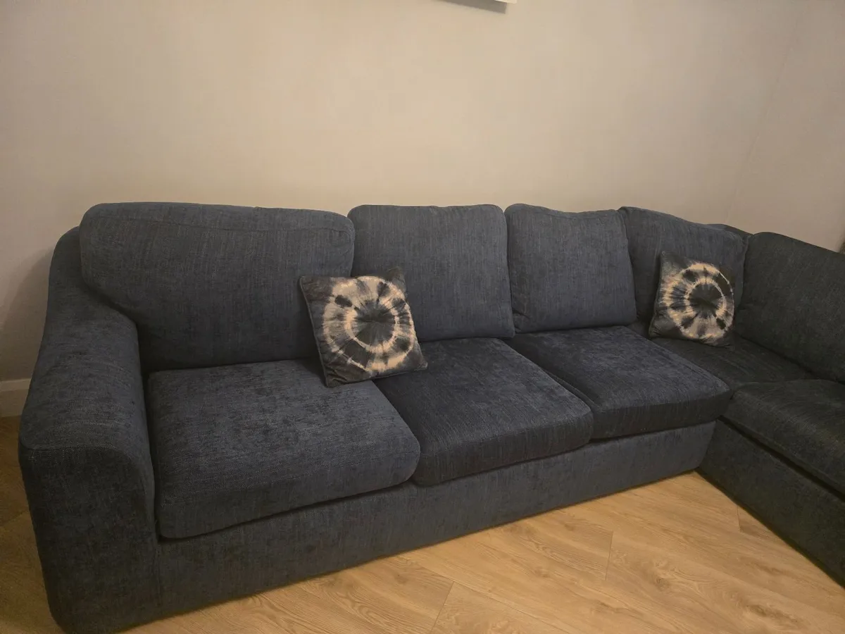 Couch - Image 3