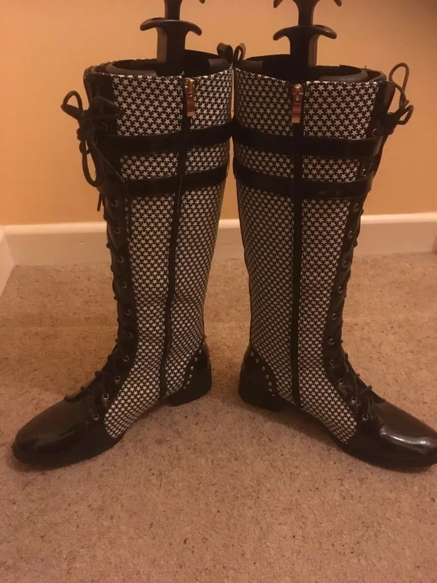 BRAND NEW Black and White Tall Knee Boots, Size 40 - Image 3