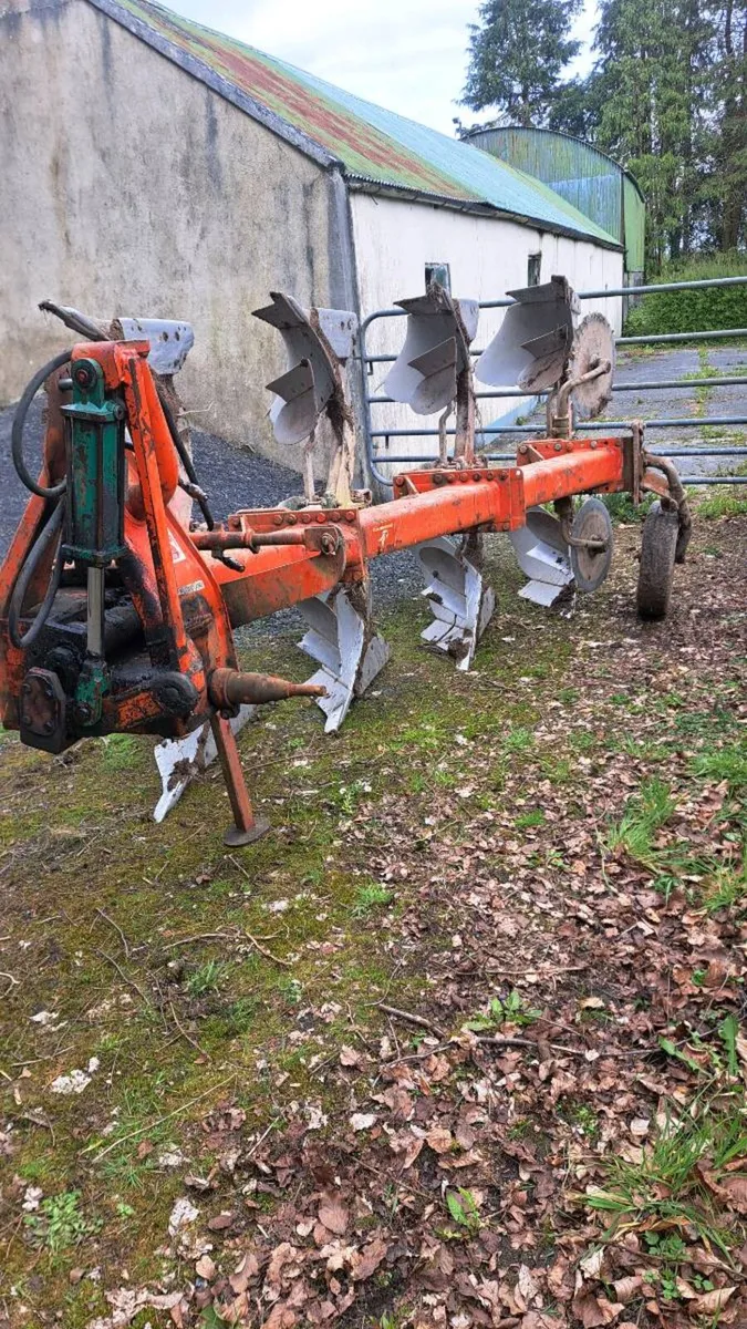 Kverneland reversible plough - Image 2
