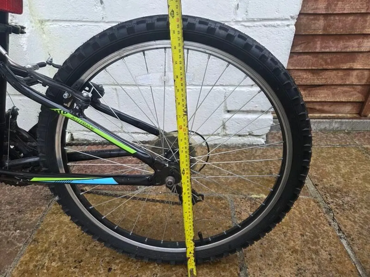Boys mountain bike 24" - Image 3