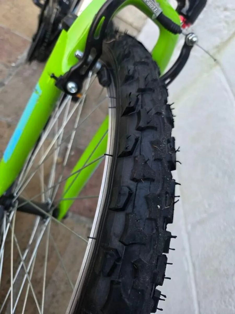 Boys mountain bike 24" - Image 4