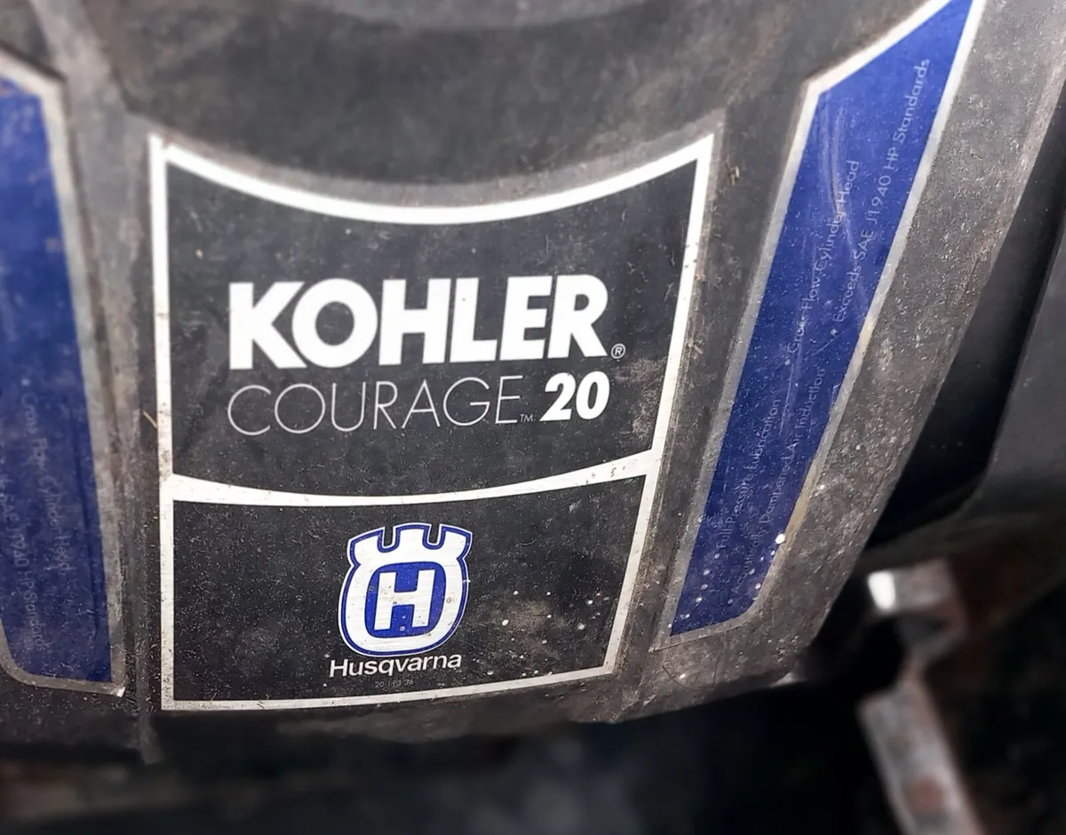 Ride on lawnmower 20hp - Image 1