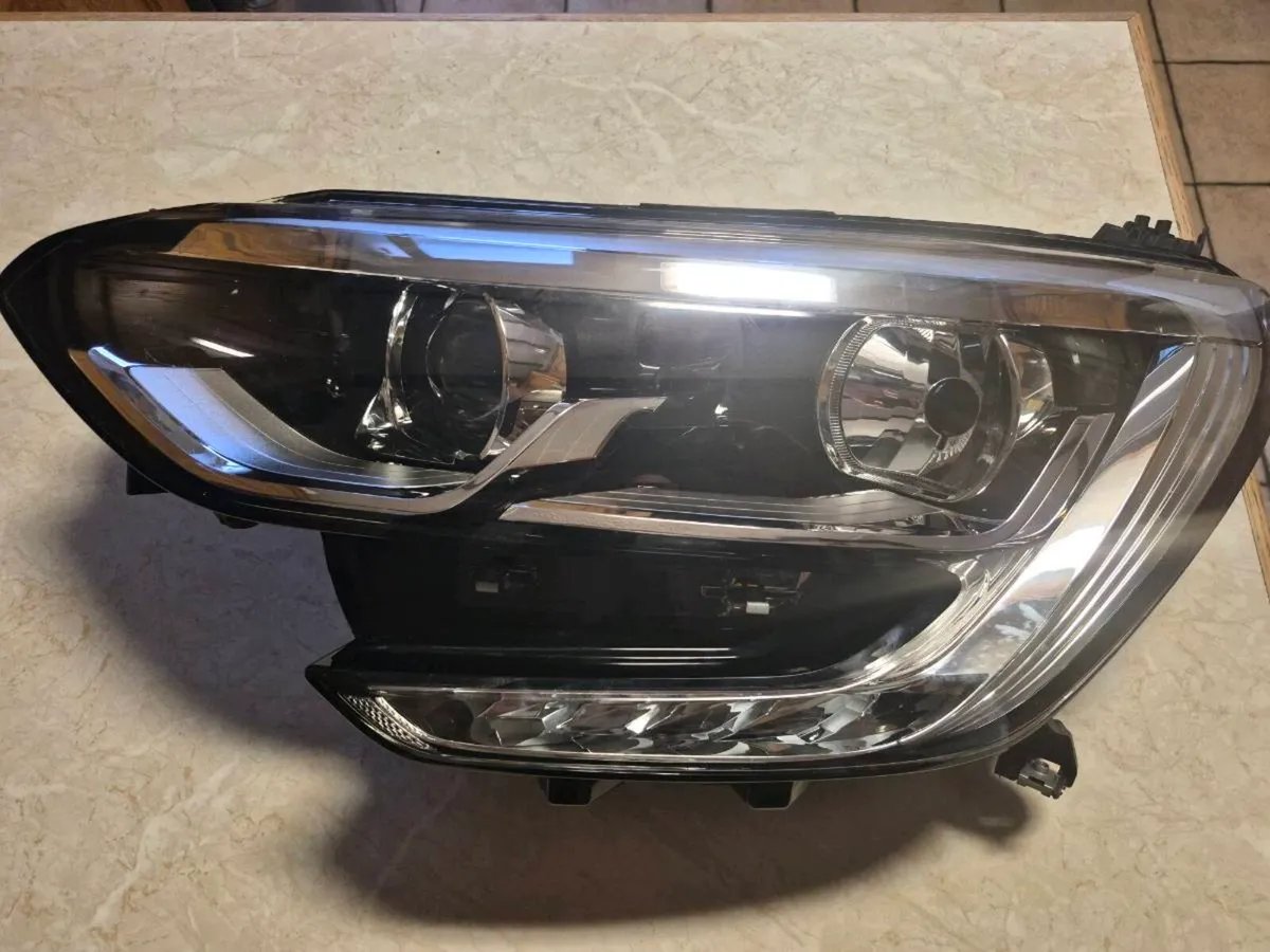 Renault Megane Headlight Passenger 2016 - 2019 - Image 2