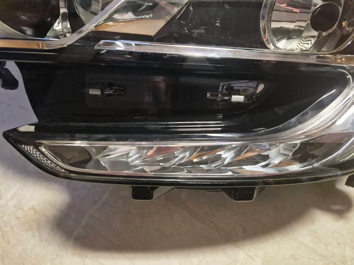 Renault Megane Headlight Passenger 2016 - 2019 - Image 3