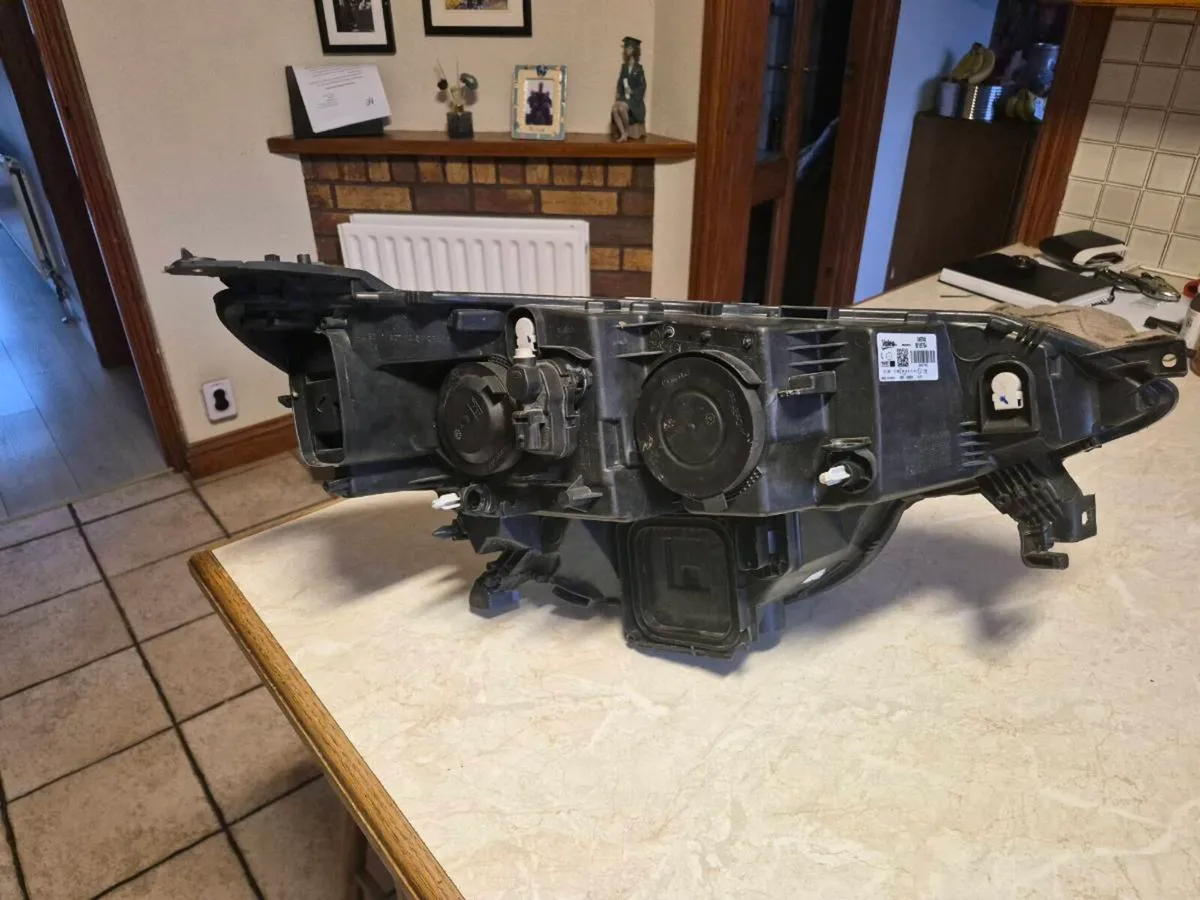 Renault Megane Headlight Passenger 2016 - 2019 - Image 4