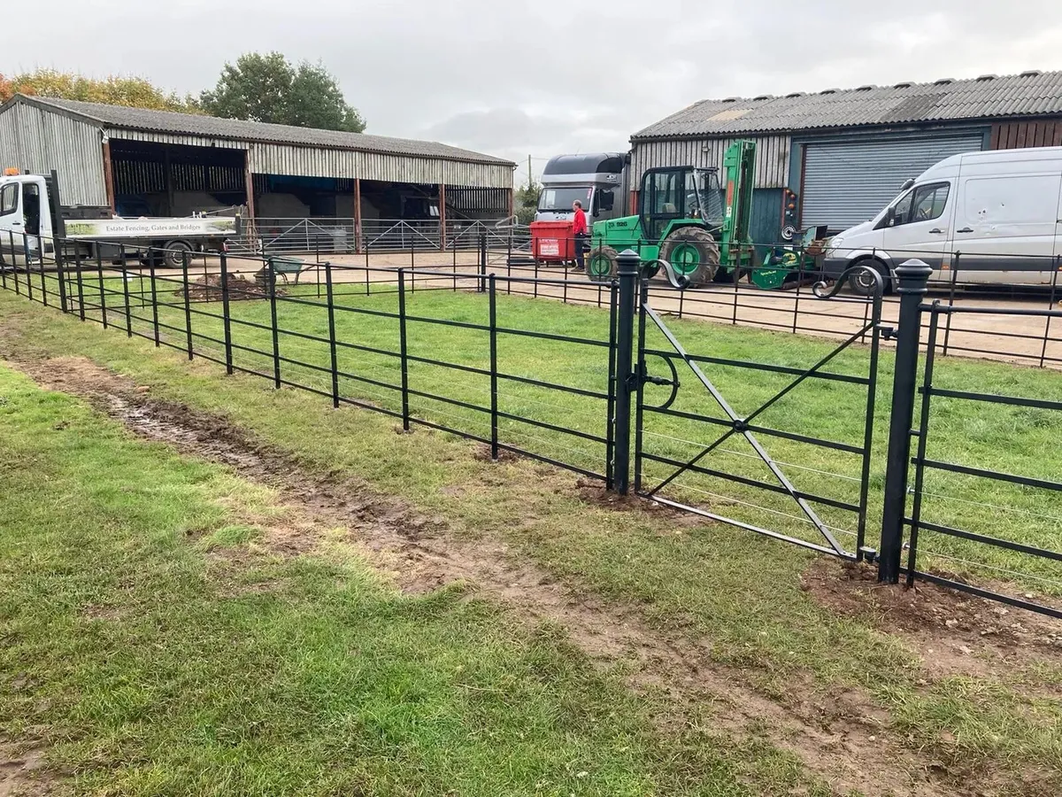 Estate fencing - Image 3