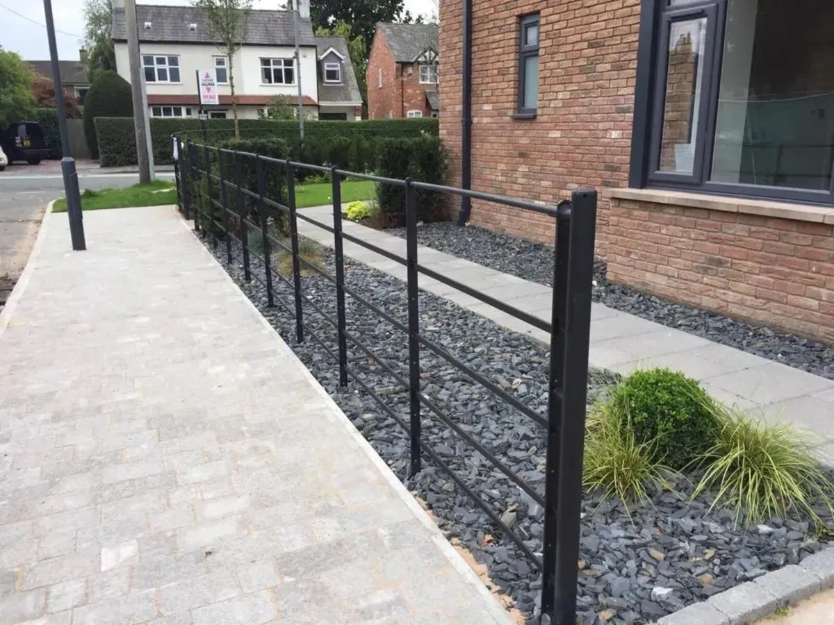 Estate fencing - Image 4