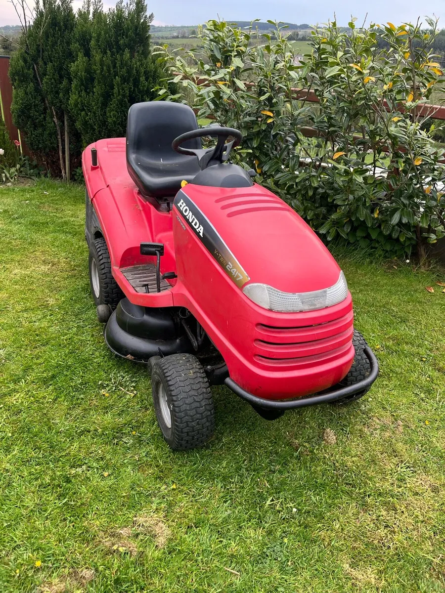 Honda 2417 Ride-on Lawnmower - Image 1