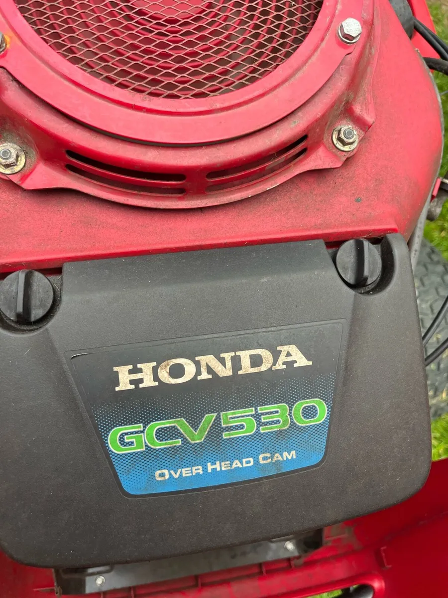 Honda 2417 Ride-on Lawnmower - Image 4