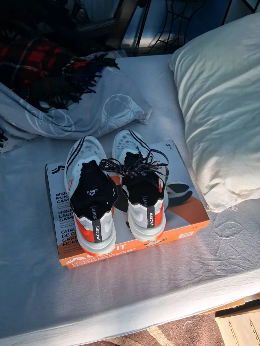 Gents runners - Image 1