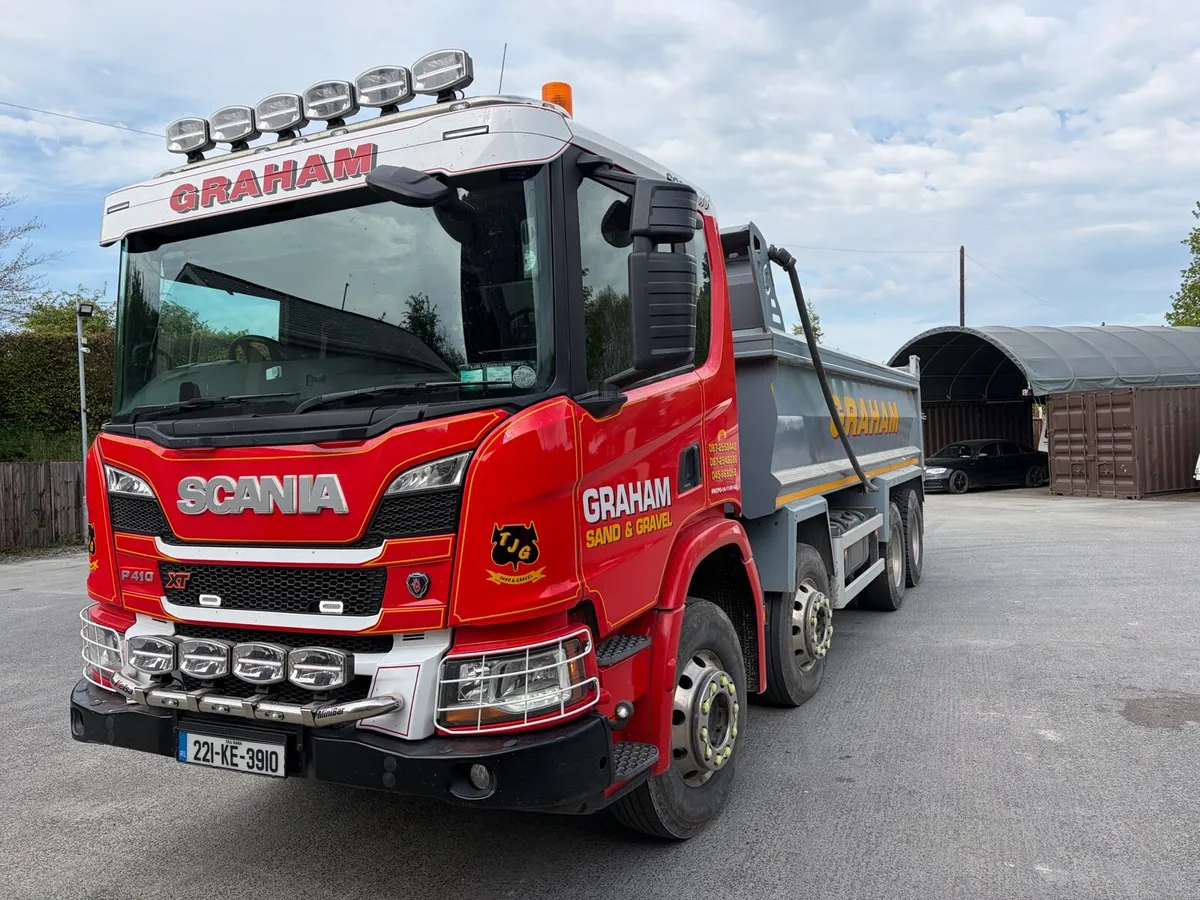 Scania p410 . 8x4 tipper - Image 2