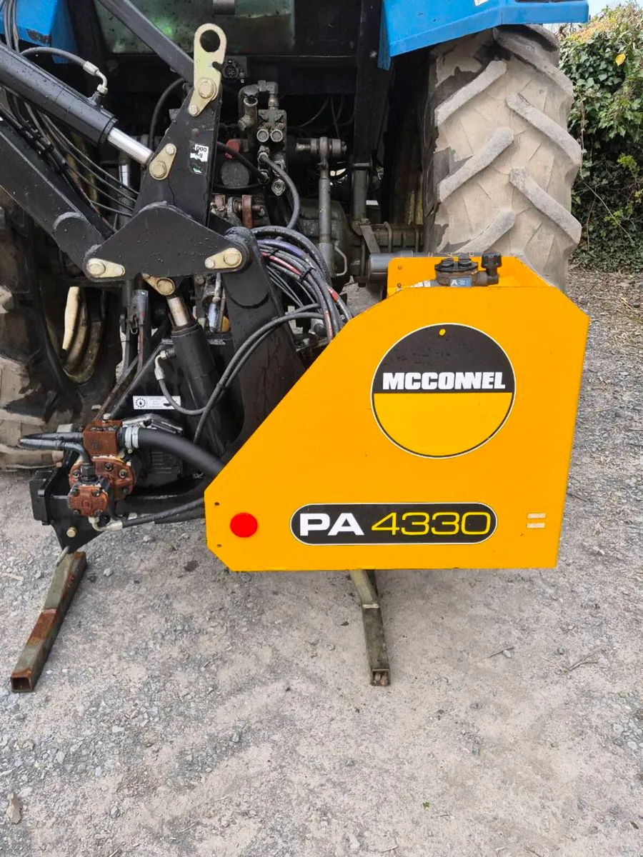 Mcconnel PA4330 Hedgecutter - Image 2