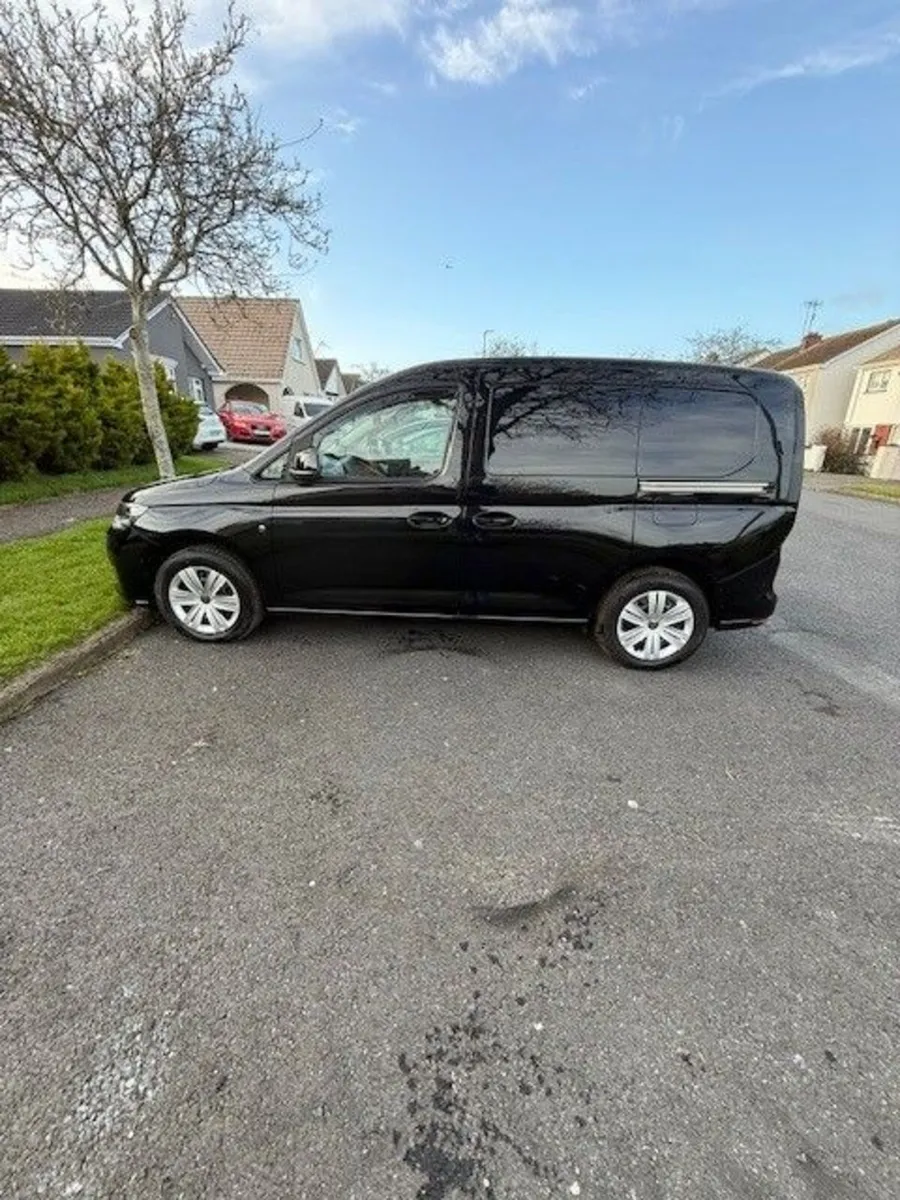 Volkswagen Caddy 2022 - Image 2