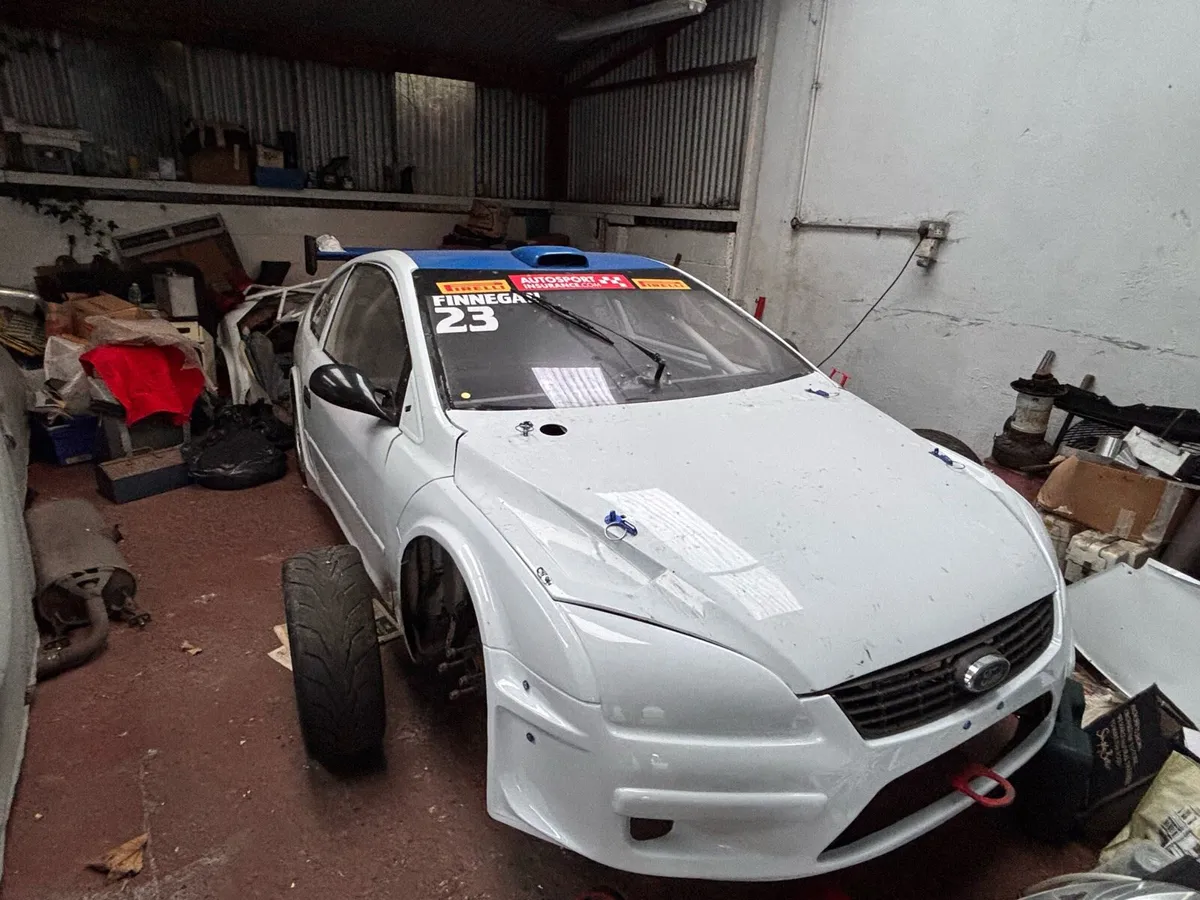 Race car - Image 1