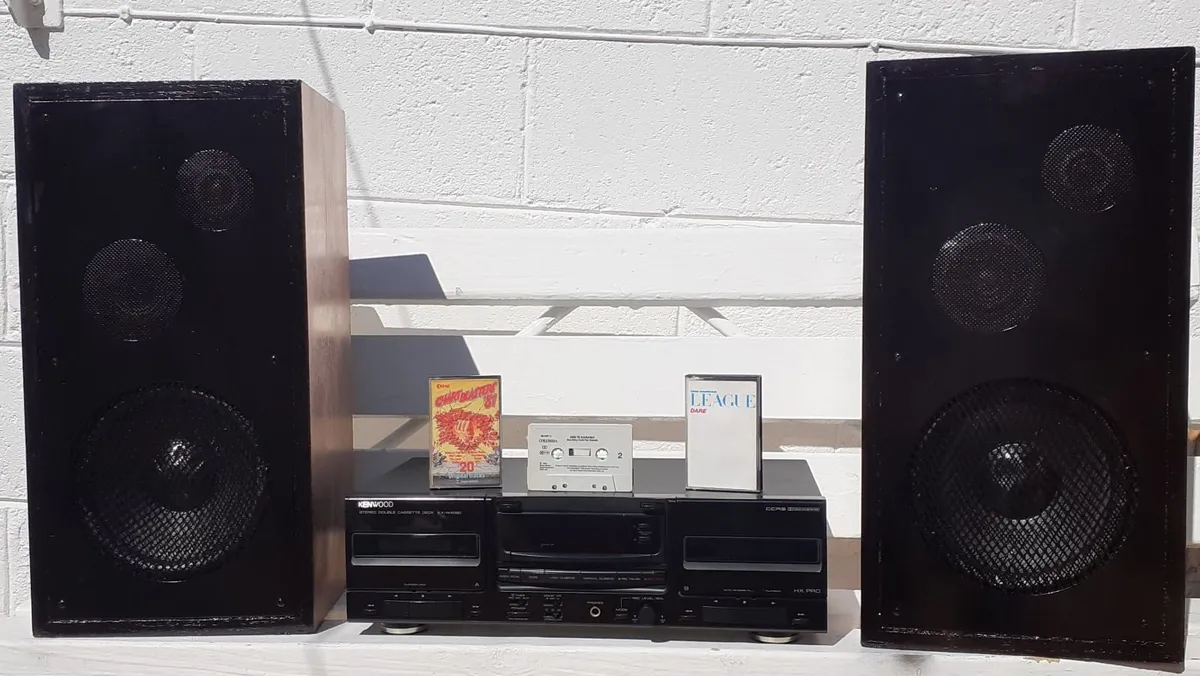 Kenwood  cassette deck + Spkrs - Image 1