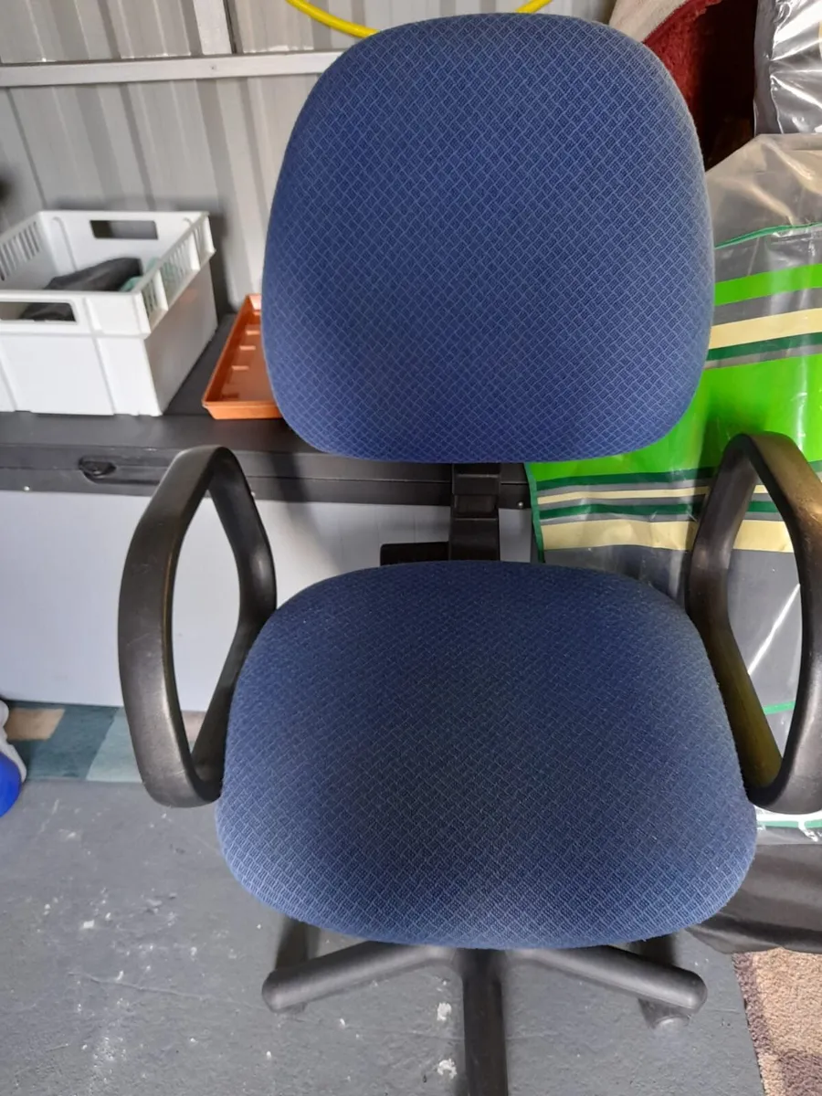 Office chair - Image 2