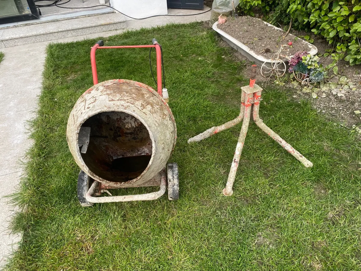 Concrete Mixer - Image 1