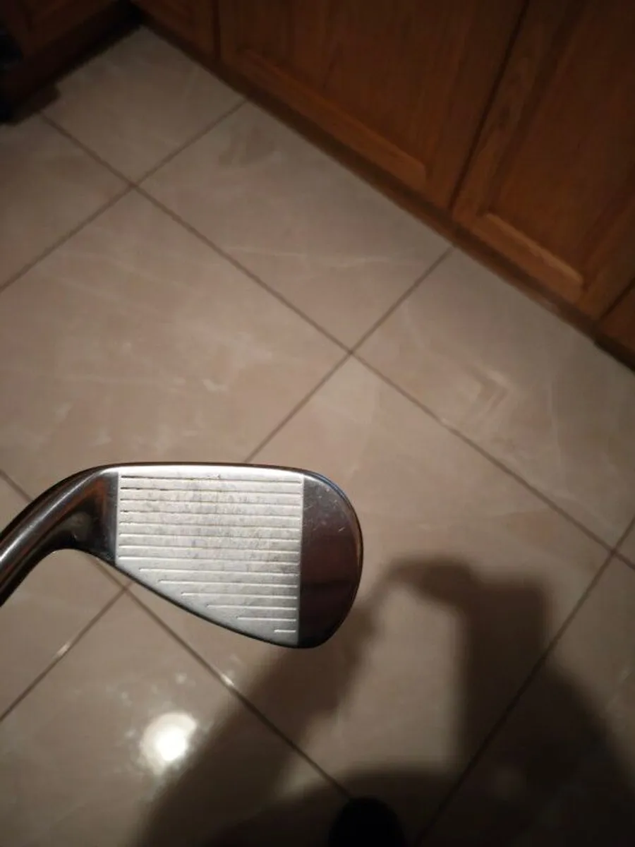 Titleist T300 Irons - Image 4