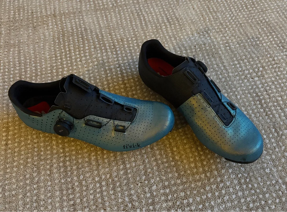 Fizik Carbon Road Shoes - Image 1