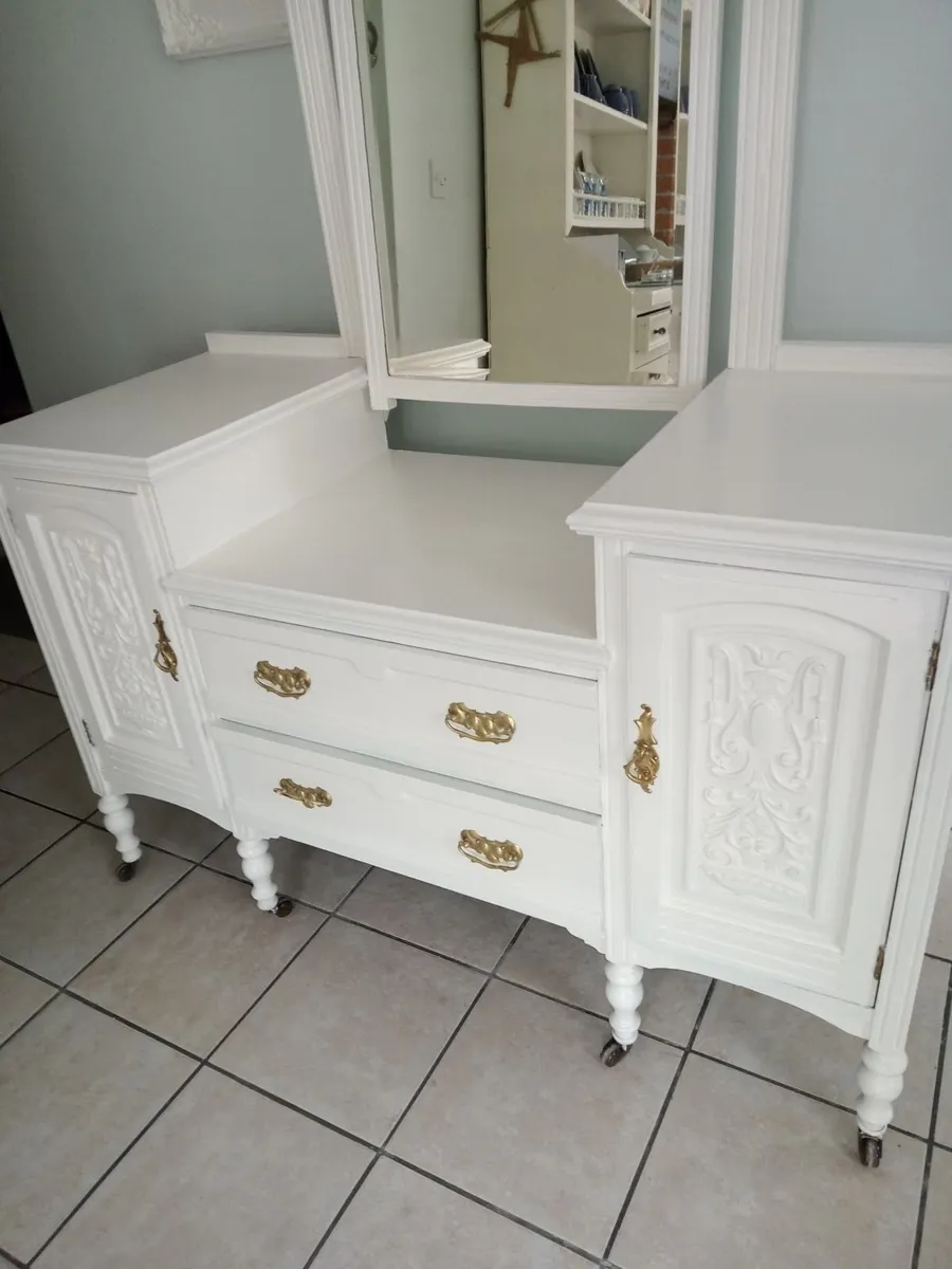Dressing Table - Image 1